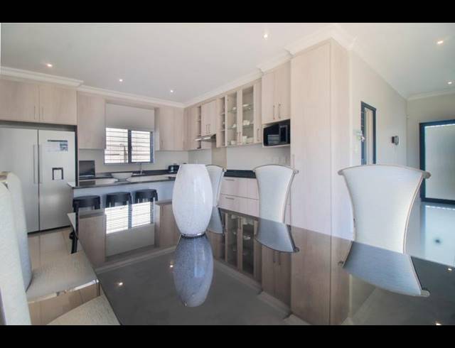 3 BEDROOM HOUSE FOR SALE IN PARKLANDS NORTH